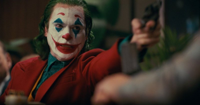 خواكين-فينكس-في-فيلم-الجوكر-2019.jpg