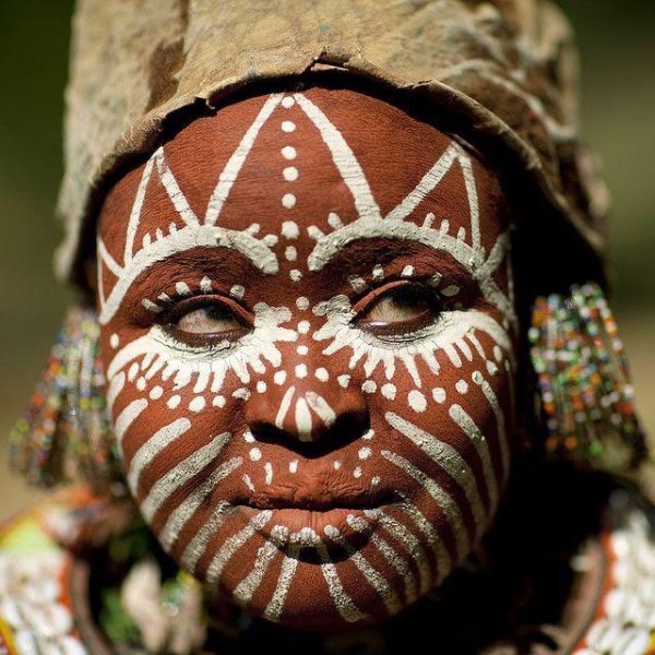 african-face-paint-v0-c1nwm6yjjfub1.jpg