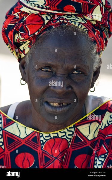 elderly-senegalese-woman-in-st-louis-in-senegal-africa-B8E8F0.jpg