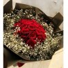 بوكيه-ورد-أحمر-مغلف-بالأسود-ذو-طابعًا-فخمًا.jpeg